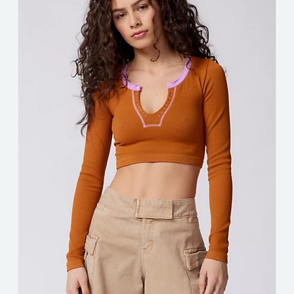 URBAN OUTFITTERS Out From Under Ribbed Long Sleeve Pull-On Crop Top Size M / L